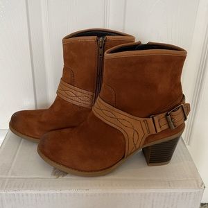 SALE 🌹🌹 Earth Origins Lina Tan Arlington Suede Booties NWOT
